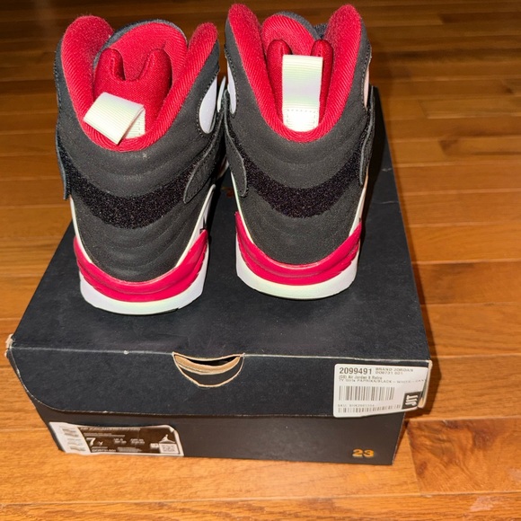 Air Jordan Retro 8 Kids Black and Red Basketball Shoes size 7Y - Picture 4 of 6